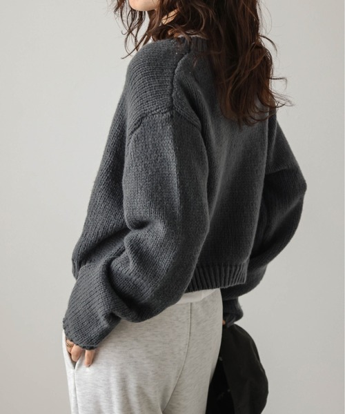 AMELY(エミリー)の「ローゲージニットトップス(ニット/セーター・レディース・モカ/ホワイト/ブラック/チャコール・フリー)」の18枚目の写真