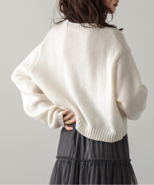 AMELY(エミリー)の「ローゲージニットトップス(ニット/セーター・レディース・モカ/ホワイト/ブラック/チャコール・フリー)」の5枚目の写真