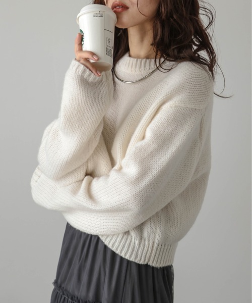 AMELY(エミリー)の「ローゲージニットトップス(ニット/セーター・レディース・モカ/ホワイト/ブラック/チャコール・フリー)」の8枚目の写真