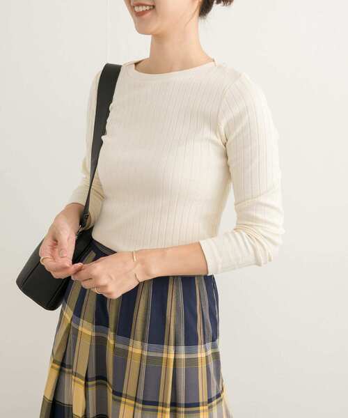 URBAN RESEARCH DOORS(アーバンリサーチドアーズ)の「針抜き長袖カットソー(Tシャツ/カットソー・レディース・ブラック系その他/アイボリー/ブラック/ゴールド・MEDIUM)」の5枚目の写真