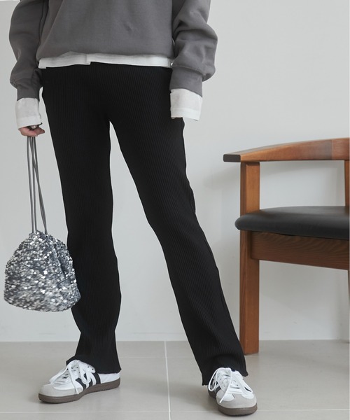 ANGIE（アンジー）の「リブフレアレギンス スリットあり / スリットなし（その他パンツ・レディース・グリーン系その他/ブラック/グレー系その他/カーキ/ブラック系その他/チャコールグレー・SMALL/MEDIUM）」の2枚目の写真