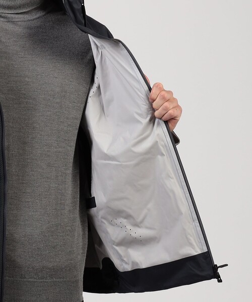 DESCENTE ALLTERRAIN（デサント　オルテライン）の「DESCENTE ALLTERRAIN CREAS HARD SHELL JACKET（ブルゾン・メンズ・チャコールグレー/ブラック・M/L）」の7枚目の写真