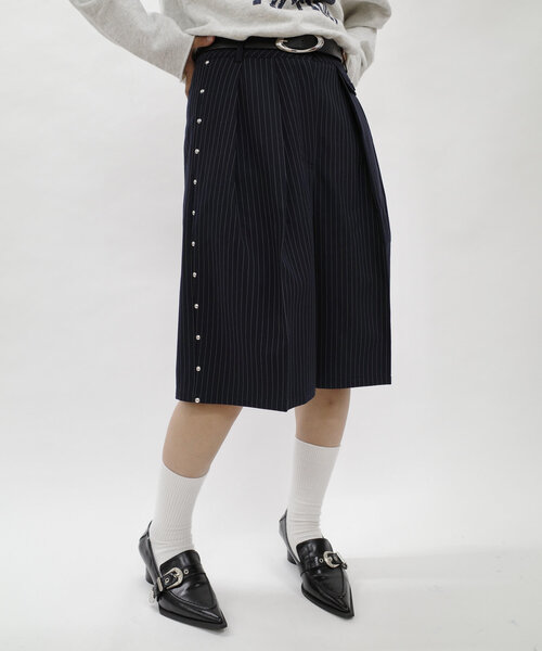 WHO'S WHO gallery（フーズフーギャラリー）の「【HiNT/ヒント】スタッズタックハーフスラックス（スラックス・レディース・ブラウン/ネイビー/グレー/チャコールグレー・FREE）」の4枚目の写真