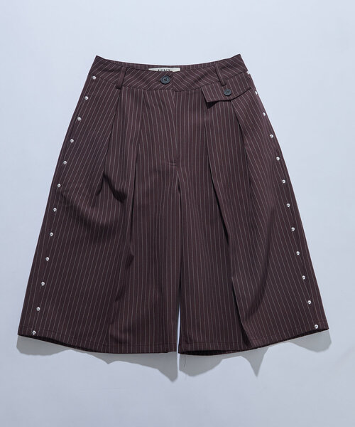 WHO'S WHO gallery（フーズフーギャラリー）の「【HiNT/ヒント】スタッズタックハーフスラックス（スラックス・レディース・ブラウン/ネイビー/グレー/チャコールグレー・FREE）」の3枚目の写真