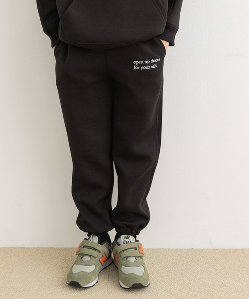 URBAN RESEARCH DOORS（アーバンリサーチドアーズ）の「『セットアップ対応』ダンボールニットスウェットパンツ(KIDS)（その他パンツ・キッズ・ブラック/ベージュ・105/120/135）」の3枚目の写真