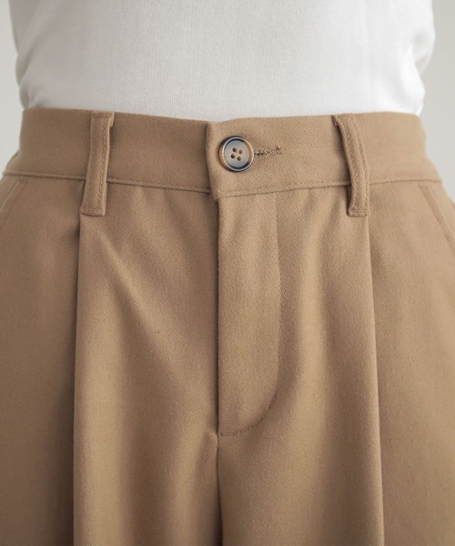n'OrLABEL(ノアールレーベル)の「微起毛ワンタックテーパードパンツ(その他パンツ・レディース・ベージュ/チャコール/ブラック・1/2)」の8枚目の写真