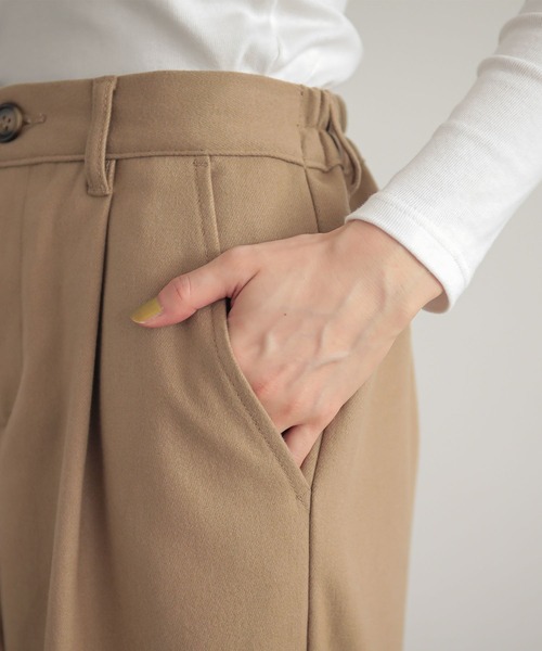 n'OrLABEL(ノアールレーベル)の「微起毛ワンタックテーパードパンツ(その他パンツ・レディース・ベージュ/チャコール/ブラック・1/2)」の10枚目の写真