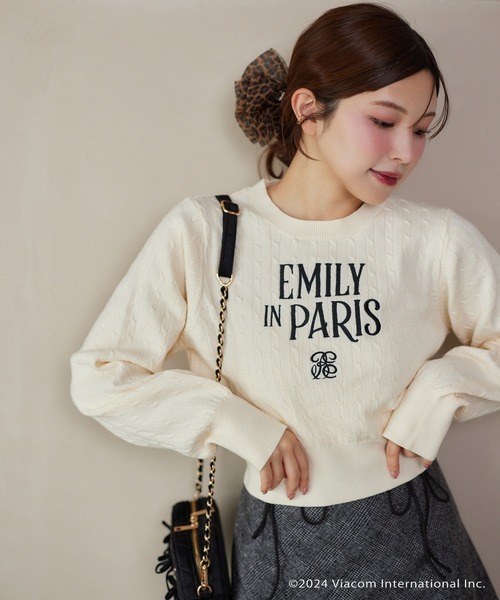 one after another NICE CLAUP（ワンアフターアナザーナイスクラップ）の「【 EMILY IN PARIS × one after another NICECLAUP 】ケーブルニット（ニット/セーター・レディース・オフホワイト/ブラック/ピンク/レッド・FREE）」の2枚目の写真