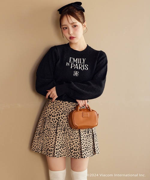 one after another NICE CLAUP（ワンアフターアナザーナイスクラップ）の「【 EMILY IN PARIS × one after another NICECLAUP 】ケーブルニット（ニット/セーター・レディース・オフホワイト/ブラック/ピンク/レッド・FREE）」の3枚目の写真