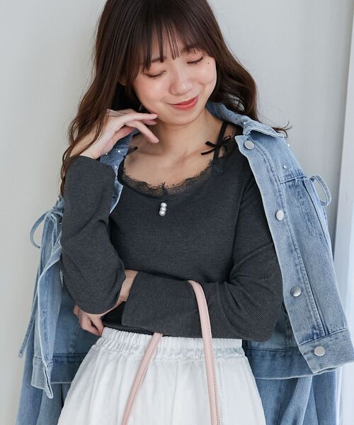 MAJESTIC LEGON（マジェスティックレゴン）の「レース使い肩リボントップス（Tシャツ/カットソー・レディース・チャコールグレー/グレー/オフホワイト・MEDIUM）」の3枚目の写真