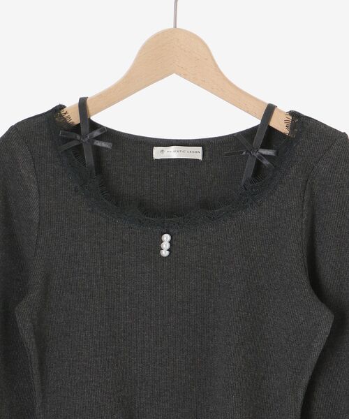 MAJESTIC LEGON（マジェスティックレゴン）の「レース使い肩リボントップス（Tシャツ/カットソー・レディース・チャコールグレー/グレー/オフホワイト・MEDIUM）」の7枚目の写真