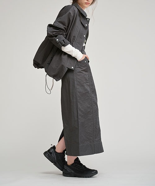 WILLFULLY（ウィルフリー）の「flap pocket bi color stitch pencil nylon SK（スカート・レディース・ホワイト/ベージュ/グレー系その他・FREE）」の6枚目の写真