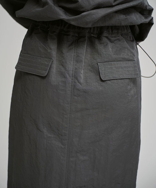 WILLFULLY（ウィルフリー）の「flap pocket bi color stitch pencil nylon SK（スカート・レディース・ホワイト/ベージュ/グレー系その他・FREE）」の4枚目の写真