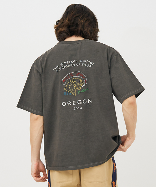 POLeR（ポーラー）の「【POLeR/ポーラー】PIGMENT SOUVENIR TEE/スーベニアTシャツ（Tシャツ/カットソー・メンズ・グレー/ブラック・L/XL/M）」の2枚目の写真