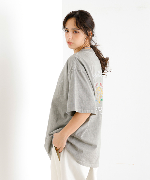 POLeR（ポーラー）の「【POLeR/ポーラー】PIGMENT SOUVENIR TEE/スーベニアTシャツ（Tシャツ/カットソー・メンズ・グレー/ブラック・L/XL/M）」の3枚目の写真