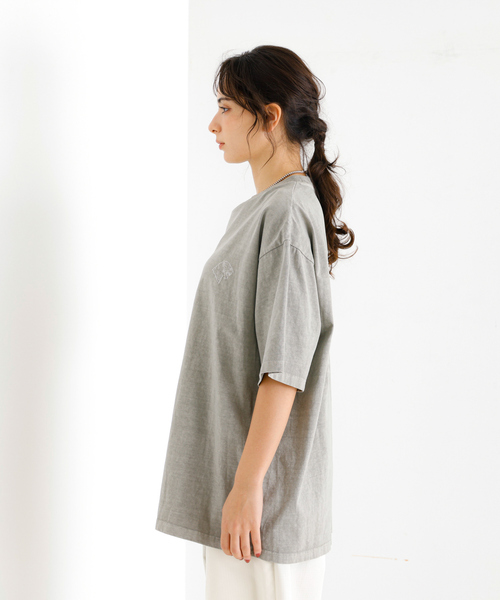 POLeR（ポーラー）の「【POLeR/ポーラー】PIGMENT SOUVENIR TEE/スーベニアTシャツ（Tシャツ/カットソー・メンズ・グレー/ブラック・L/XL/M）」の6枚目の写真