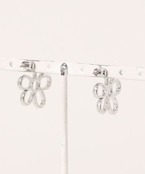 CIAOPANIC TYPY（チャオパニックティピー）の「【2025年S/S新作】lilフラワーピアス（ピアス（両耳用）・レディース・シルバー/ゴールド・ONE SIZE）」の10枚目の写真