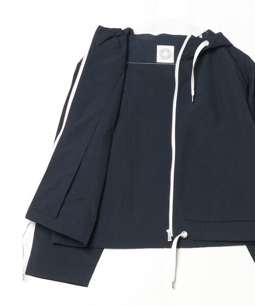 ORCIVAL(オーシバル)の「ORCIVAL Nylon Taffeta Hooded Jacket(その他アウター・レディース・ライトベージュ/ネイビー・1)」の3枚目の写真