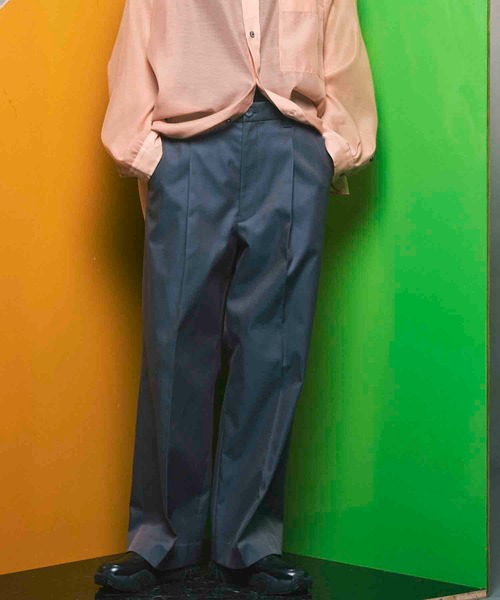 MAISON SPECIAL（メゾンスペシャル）の「《UNISEX》120/2/2 Suvin Cotton Gabardine Prime-Wide One Tuck Pants/スビンコットンギャバジンプライムワイドワンタックパンツ【MAISON SPECIAL/メゾンスペシャル】（その他パンツ・メンズ・ブルー/チャコールグレー/ブラック/ダークブルー・0/1/2）」の4枚目の写真