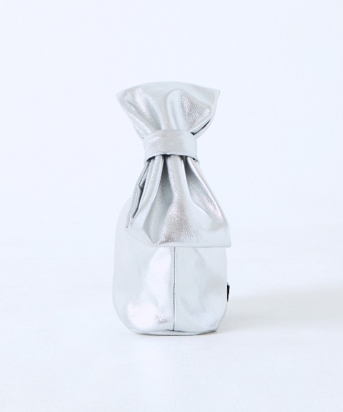 HELOYSE（エロイーズ）の「RIBBON POUCH METALLIC（ハンドバッグ・レディース・ブラック/シルバー・FREE）」の4枚目の写真
