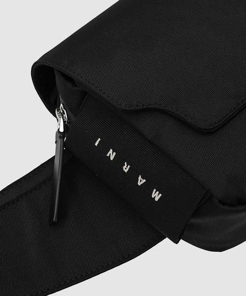 MARNI（マルニ）の「NYLON / ミディアムショルダーバッグ（ボディバッグ/ウエストポーチ・メンズ・ブラック・ONE SIZE）」の3枚目の写真