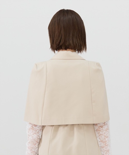 REDYAZEL（レディアゼル）の「【セットアップ可能】ケープデザインショートジャケット（スーツジャケット・レディース・オフホワイト/サックスブルー/ブラック・MEDIUM/SMALL）」の11枚目の写真