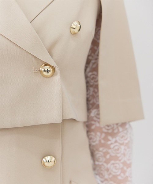 REDYAZEL（レディアゼル）の「【セットアップ可能】ケープデザインショートジャケット（スーツジャケット・レディース・オフホワイト/サックスブルー/ブラック・MEDIUM/SMALL）」の14枚目の写真