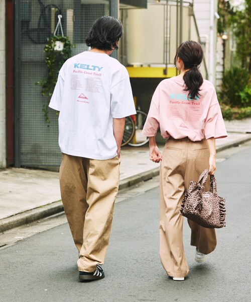 FREAK'S STORE(フリークスストア)の「限定展開 KELTY×FREAK'S STORE/ケルティ 別注 ビッグシルエット ツアーロゴ バックプリント クルーネックTシャツ(Tシャツ/カットソー・メンズ・アッシュグレー/ホワイト/グレイッシュベージュ/スミクロ/ピンク・LARGE/MEDIUM/SMALL)」の19枚目の写真