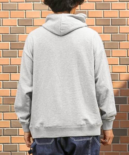 LUXSTYLE(ラグスタイル)の「カレッジロゴプリントスウェットパーカー(パーカー・メンズ・杢グレー/ブラック・M/L/XL)」の3枚目の写真