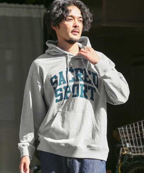 LUXSTYLE(ラグスタイル)の「カレッジロゴプリントスウェットパーカー(パーカー・メンズ・杢グレー/ブラック・M/L/XL)」の5枚目の写真