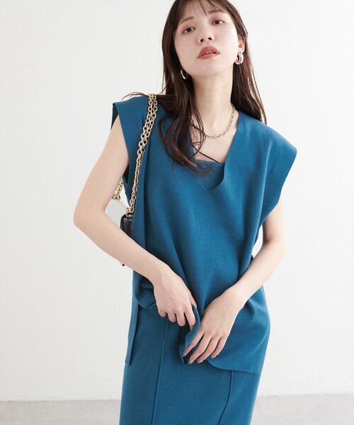 natural couture(ナチュラルクチュール)の「【WEB限定】総針Vネックベスト+キャミSET(ワンピース・レディース・レッド系その他/ブラック/オフホワイト/ブルー・MEDIUM/LARGE)」の3枚目の写真