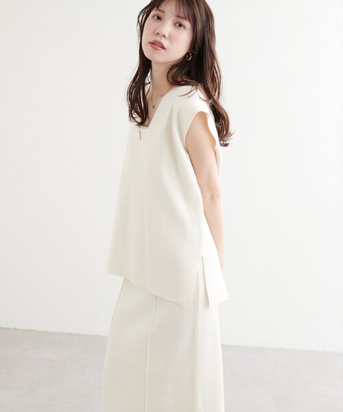 natural couture(ナチュラルクチュール)の「【WEB限定】総針Vネックベスト+キャミSET(ワンピース・レディース・レッド系その他/ブラック/オフホワイト/ブルー・MEDIUM/LARGE)」の17枚目の写真