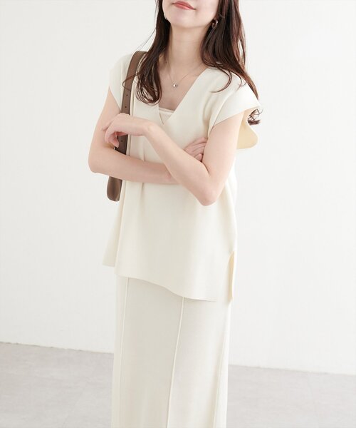 natural couture(ナチュラルクチュール)の「【WEB限定】総針Vネックベスト+キャミSET(ワンピース・レディース・レッド系その他/ブラック/オフホワイト/ブルー・MEDIUM/LARGE)」の18枚目の写真