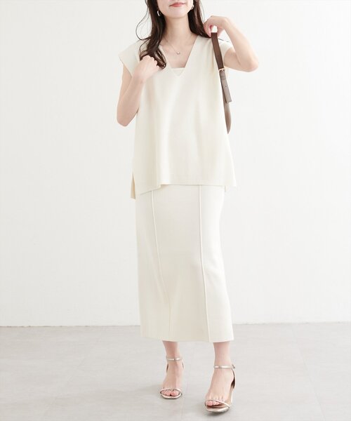natural couture(ナチュラルクチュール)の「【WEB限定】総針Vネックベスト+キャミSET(ワンピース・レディース・レッド系その他/ブラック/オフホワイト/ブルー・MEDIUM/LARGE)」の19枚目の写真