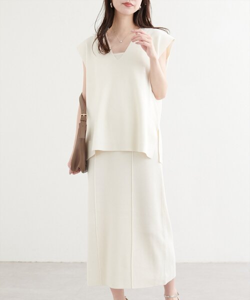 natural couture(ナチュラルクチュール)の「【WEB限定】総針Vネックベスト+キャミSET(ワンピース・レディース・レッド系その他/ブラック/オフホワイト/ブルー・MEDIUM/LARGE)」の20枚目の写真