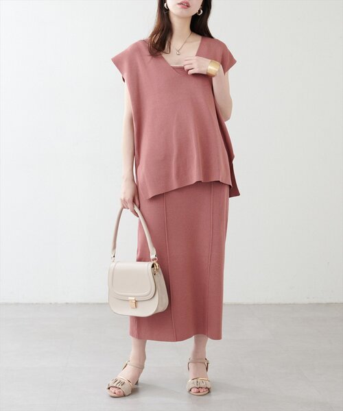 natural couture(ナチュラルクチュール)の「【WEB限定】総針Vネックベスト+キャミSET(ワンピース・レディース・レッド系その他/ブラック/オフホワイト/ブルー・MEDIUM/LARGE)」の12枚目の写真