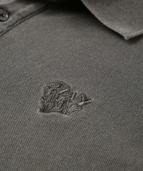 EMMA CLOTHES(エマクローズ)の「ヴィンテージ加工 ピグメント ハートロゴ ワンポイント刺繍ポロシャツ(ポロシャツ・メンズ・スミクロ/ネイビー/グレイッシュベージュ・M/L)」の20枚目の写真