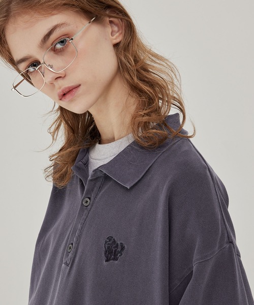 EMMA CLOTHES(エマクローズ)の「ヴィンテージ加工 ピグメント ハートロゴ ワンポイント刺繍ポロシャツ(ポロシャツ・メンズ・スミクロ/ネイビー/グレイッシュベージュ・M/L)」の5枚目の写真