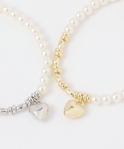 FOREVER 21（フォーエバー トゥエンティーワン）の「パール風ハートブレスレット（ブレスレット・レディース・ゴールド/シルバー・FREE）」の5枚目の写真