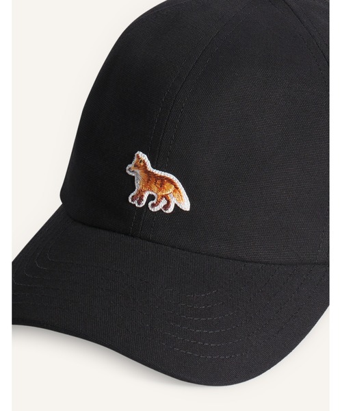 Maison Kitsune(メゾンキツネ)の「BABY FOX 6P CAP(キャップ・レディース・ブラック・U)」の4枚目の写真
