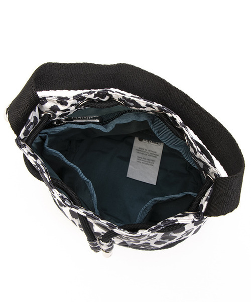 LeSportsac(レスポートサック)の「DRAWSTRING BUCKET XBODY ニュートラルレオパード(ショルダーバッグ・レディース・グレー・FREE)」の7枚目の写真