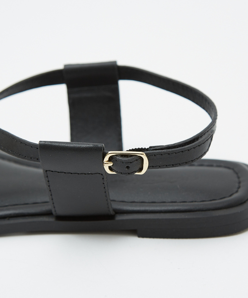 Au BANNISTER（オゥバニスター）の「【販売店舗限定】ニュアンスリング ストラップサンダル（サンダル・レディース・ブラック/オフホワイト/ブラウン・35/36/37/38/39）」の8枚目の写真