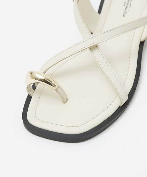 Au BANNISTER（オゥバニスター）の「【販売店舗限定】ニュアンスリング ストラップサンダル（サンダル・レディース・ブラック/オフホワイト/ブラウン・35/36/37/38/39）」の16枚目の写真