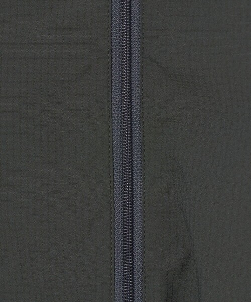 green label relaxing(グリーンレーベルリラクシング)の「ジップベスト / キッズ 110cm-130cm - UVカット -(ベスト・キッズ・ダークグレー/ナチュラル・120cm/130cm/110cm)」の18枚目の写真