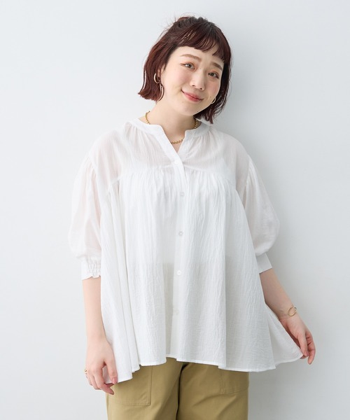 anyfee(エニフィー)の「【anyfee/大きいサイズ】リンクルギャザーフレアブラウス《新色追加》(2026SS)(シャツ/ブラウス・レディース・オフホワイト/ブラック/ブルー・LL/3L/4L/5L)」の2枚目の写真