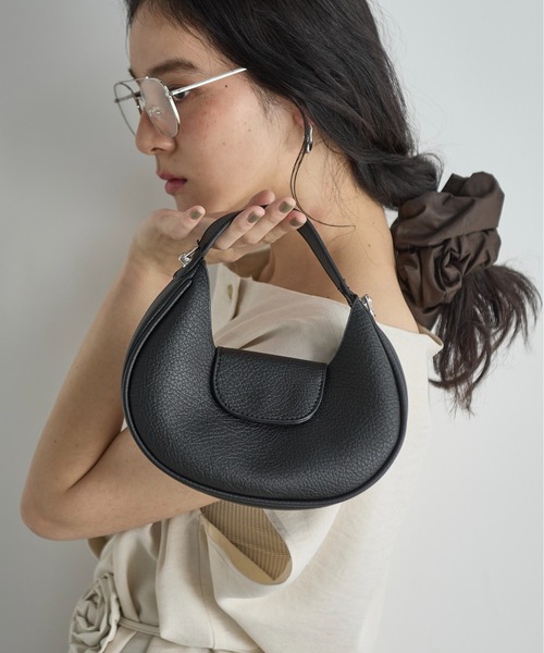 THE YOn(ザヨン)の「ポーチセットハーフムーンショルダーバッグ(ショルダーバッグ・レディース・イエロー/ブラック/グリーン・FREE)」の9枚目の写真