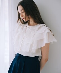 SELFIST | ラッフルフリルパールボタンブラウス　夏服　ノースリーブ　シアートップス　春服　半袖　フリル　フェミニン(シャツ/ブラウス)