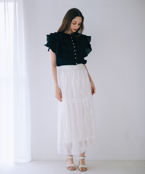 SELFIST(セルフィスト)の「ラッフルフリルパールボタンブラウス 夏服 ノースリーブ シアートップス 春服 半袖 フリル フェミニン(シャツ/ブラウス・レディース・オフホワイト/ブラック/ピンクベージュ・フリー)」の7枚目の写真