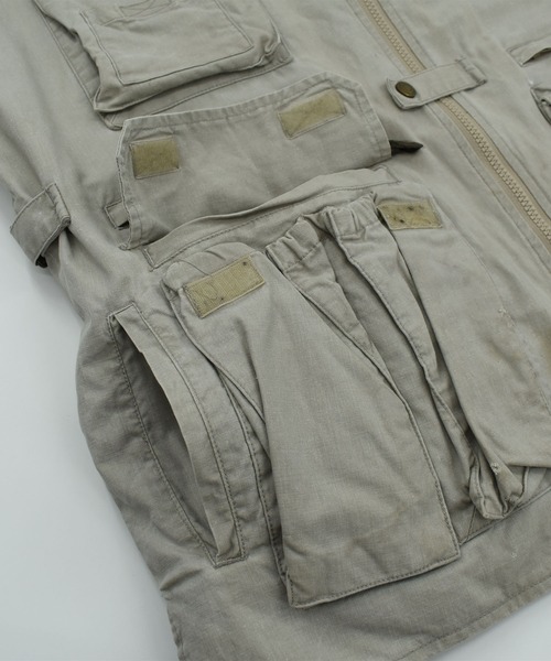 LABORATORY R(ラボラトリーアール)の「【ヴィンテージ古着】90's Eddie Bauer アウトドア ベスト(ベスト・メンズ・カーキ・MEDIUM)」の11枚目の写真