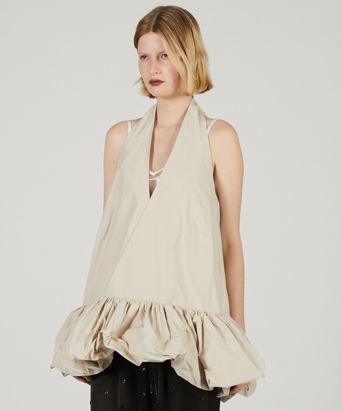 PRANK PROJECT（プランクプロジェクト）の「ボリュームヘムホルターチュニック / Volume Hem Halter Tunic（チュニック・レディース・ブラック/アイボリー/レッド・FREE）」の9枚目の写真